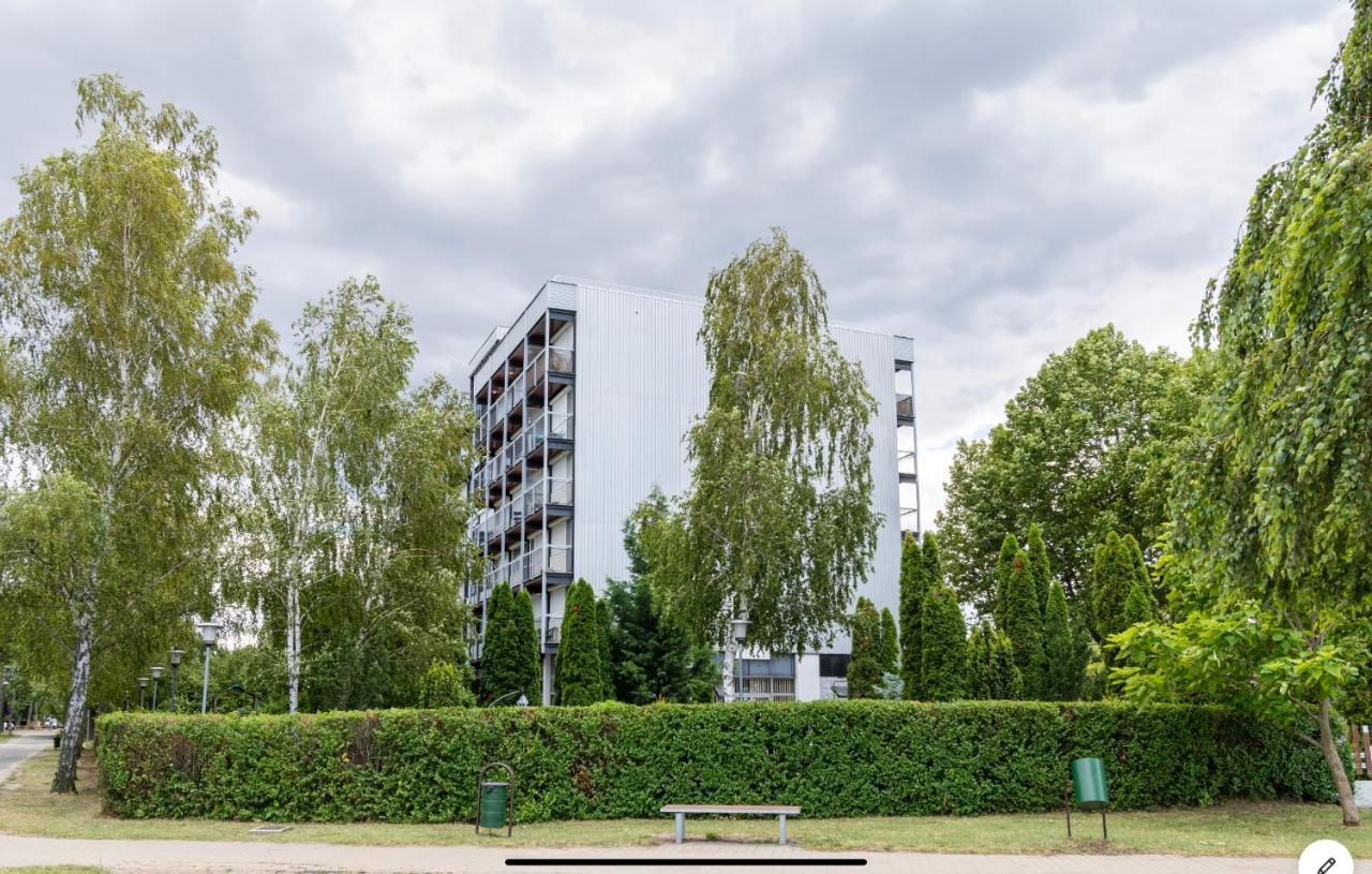 Sinus Premium Aparthotel Siófok Zewnętrze zdjęcie