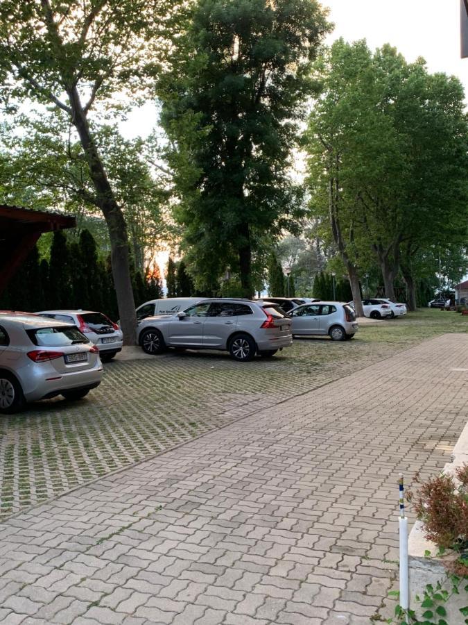 Sinus Premium Aparthotel Siófok Zewnętrze zdjęcie